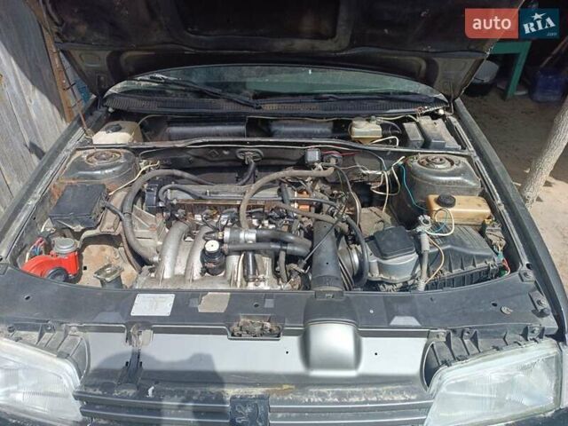 Серый Пежо 405, объемом двигателя 1.9 л и пробегом 250 тыс. км за 750 $, фото 6 на Automoto.ua