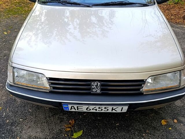 Серый Пежо 405, объемом двигателя 1.9 л и пробегом 330 тыс. км за 1290 $, фото 3 на Automoto.ua