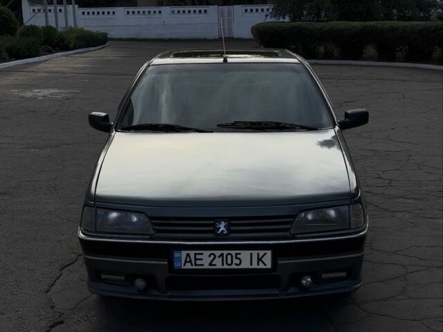 Серый Пежо 405, объемом двигателя 1.9 л и пробегом 292 тыс. км за 2000 $, фото 1 на Automoto.ua