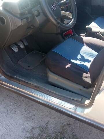 Серый Пежо 405, объемом двигателя 1.6 л и пробегом 300 тыс. км за 1500 $, фото 3 на Automoto.ua