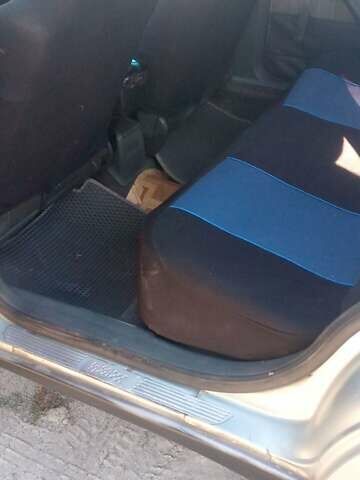 Серый Пежо 405, объемом двигателя 1.6 л и пробегом 300 тыс. км за 1500 $, фото 2 на Automoto.ua