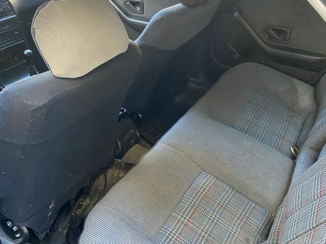 Серый Пежо 405, объемом двигателя 1.6 л и пробегом 200 тыс. км за 550 $, фото 4 на Automoto.ua