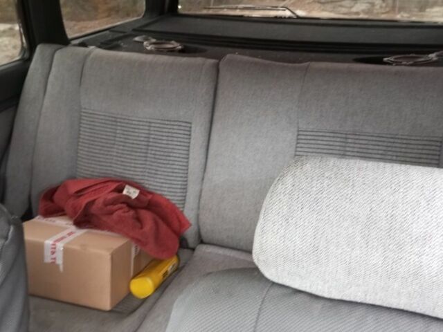 Серый Пежо 405, объемом двигателя 1.6 л и пробегом 1 тыс. км за 1050 $, фото 6 на Automoto.ua