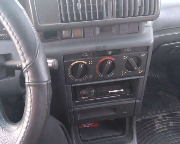 Серый Пежо 405, объемом двигателя 1.9 л и пробегом 150 тыс. км за 1000 $, фото 1 на Automoto.ua