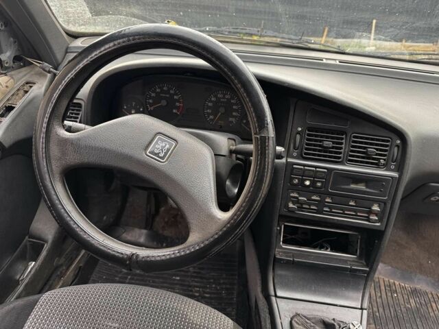 Серый Пежо 405, объемом двигателя 1.6 л и пробегом 320 тыс. км за 600 $, фото 1 на Automoto.ua