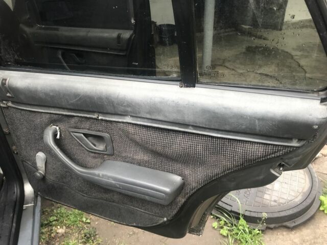 Серый Пежо 405, объемом двигателя 1.9 л и пробегом 324 тыс. км за 714 $, фото 14 на Automoto.ua