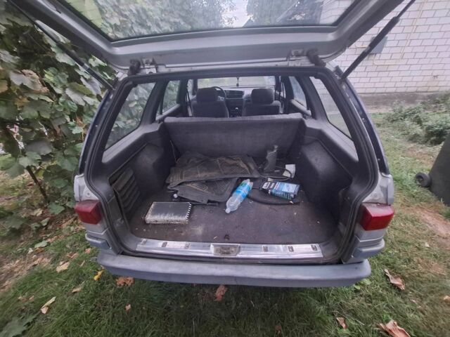 Сірий Пежо 405, об'ємом двигуна 1.6 л та пробігом 343 тис. км за 725 $, фото 1 на Automoto.ua