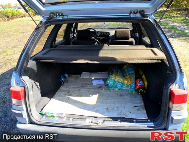 Сірий Пежо 405, об'ємом двигуна 1.9 л та пробігом 160 тис. км за 2500 $, фото 2 на Automoto.ua