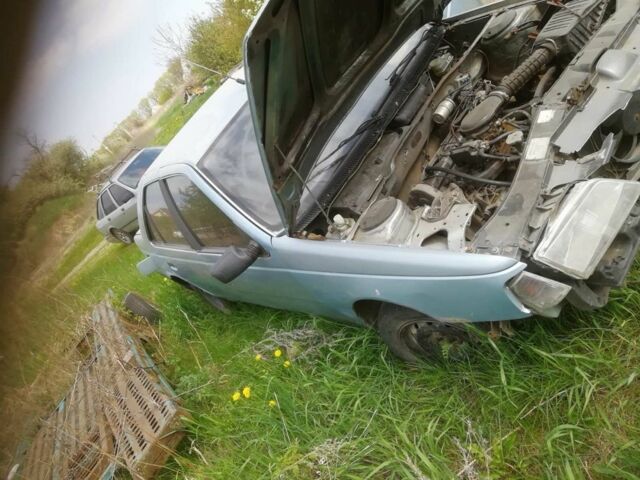 Синий Пежо 405, объемом двигателя 1.6 л и пробегом 288 тыс. км за 476 $, фото 3 на Automoto.ua