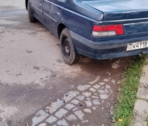 Синий Пежо 405, объемом двигателя 1.9 л и пробегом 100 тыс. км за 1200 $, фото 3 на Automoto.ua
