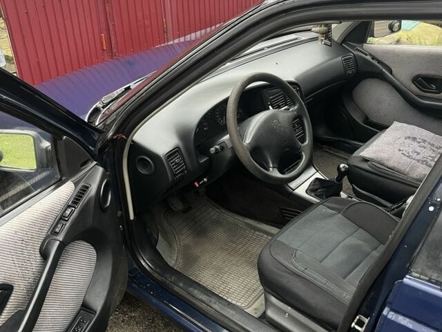 Синій Пежо 405, об'ємом двигуна 1.6 л та пробігом 259 тис. км за 1200 $, фото 5 на Automoto.ua