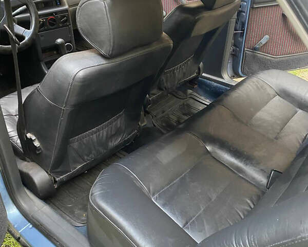 Синий Пежо 405, объемом двигателя 1.6 л и пробегом 380 тыс. км за 1000 $, фото 4 на Automoto.ua