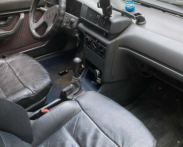 Синий Пежо 405, объемом двигателя 1.6 л и пробегом 380 тыс. км за 1000 $, фото 7 на Automoto.ua