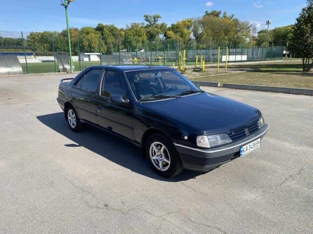 Синий Пежо 405, объемом двигателя 1.6 л и пробегом 230 тыс. км за 2100 $, фото 1 на Automoto.ua