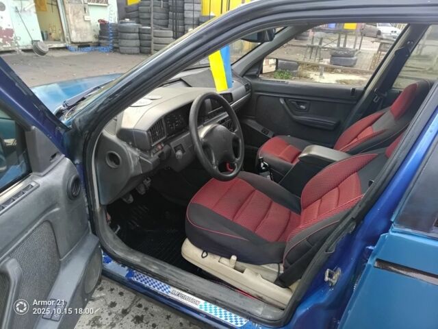 Синий Пежо 405, объемом двигателя 1.9 л и пробегом 400 тыс. км за 1200 $, фото 7 на Automoto.ua