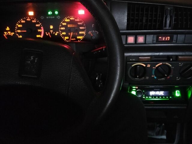 Зеленый Пежо 405, объемом двигателя 1.9 л и пробегом 260 тыс. км за 1181 $, фото 1 на Automoto.ua