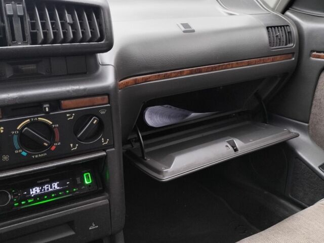 Зеленый Пежо 405, объемом двигателя 1.9 л и пробегом 260 тыс. км за 1181 $, фото 2 на Automoto.ua