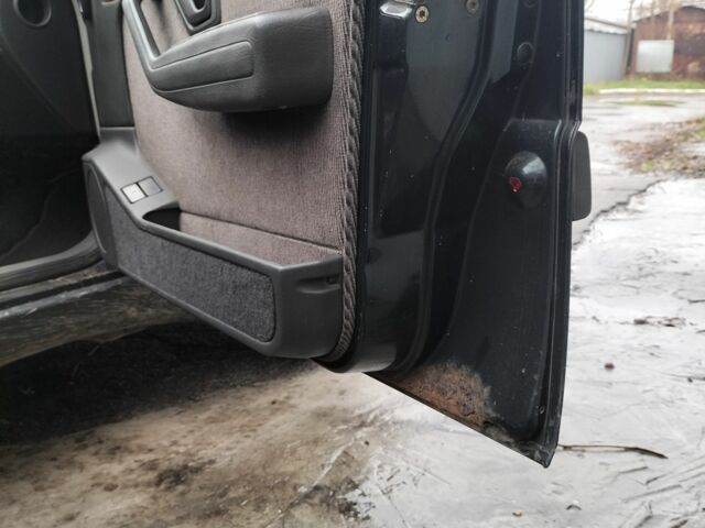 Зеленый Пежо 405, объемом двигателя 1.9 л и пробегом 260 тыс. км за 1181 $, фото 8 на Automoto.ua