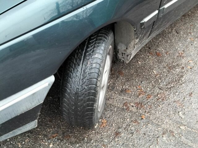 Зеленый Пежо 405, объемом двигателя 1.9 л и пробегом 260 тыс. км за 1181 $, фото 11 на Automoto.ua