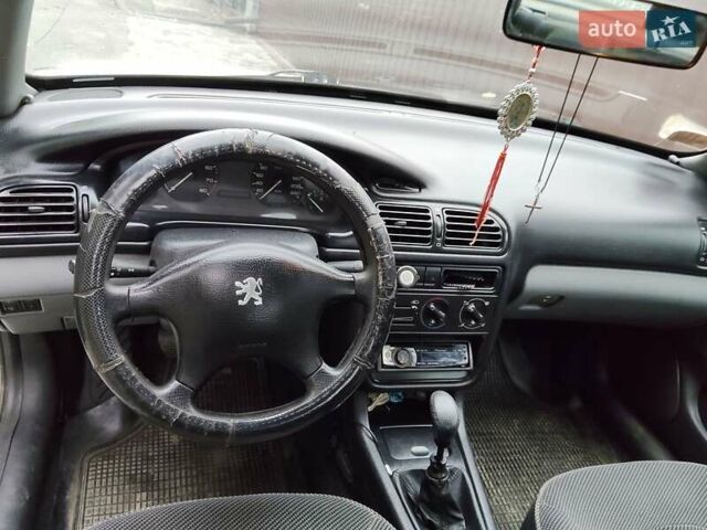 Белый Пежо 406, объемом двигателя 1.8 л и пробегом 230 тыс. км за 2100 $, фото 4 на Automoto.ua