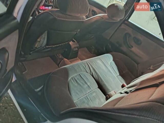 Белый Пежо 406, объемом двигателя 1.76 л и пробегом 200 тыс. км за 1850 $, фото 22 на Automoto.ua