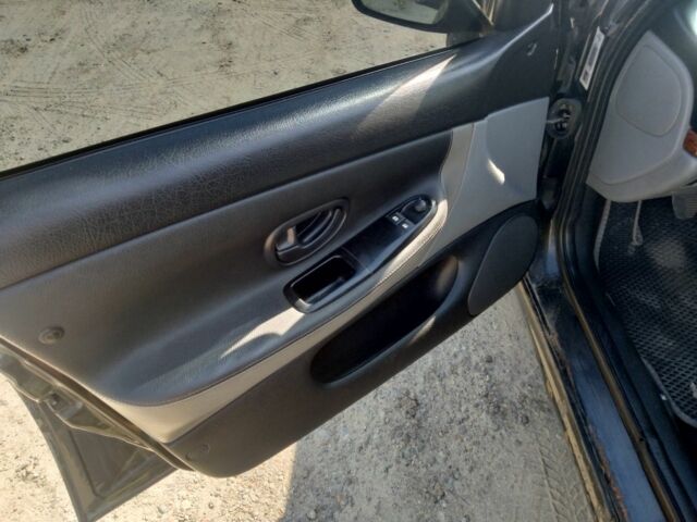 Черный Пежо 406, объемом двигателя 2 л и пробегом 340 тыс. км за 2500 $, фото 3 на Automoto.ua