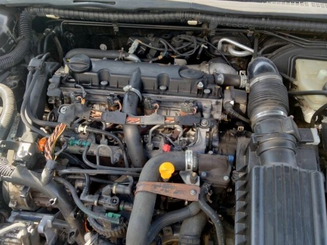 Черный Пежо 406, объемом двигателя 2 л и пробегом 340 тыс. км за 2500 $, фото 4 на Automoto.ua