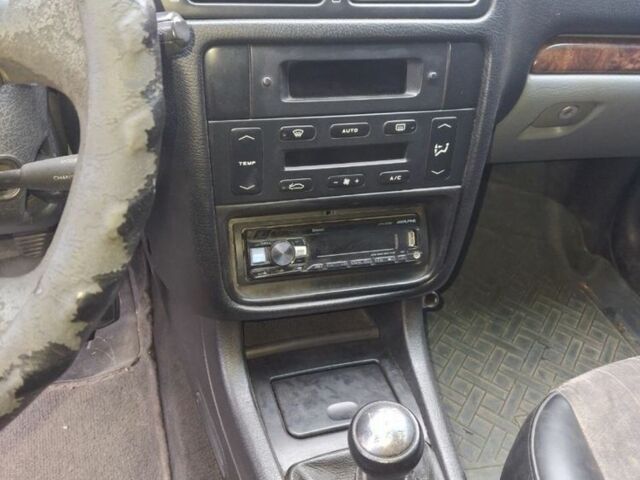 Черный Пежо 406, объемом двигателя 1.8 л и пробегом 600 тыс. км за 1500 $, фото 3 на Automoto.ua