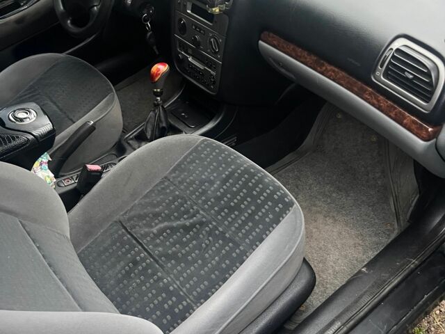 Черный Пежо 406, объемом двигателя 1.8 л и пробегом 300 тыс. км за 2500 $, фото 4 на Automoto.ua