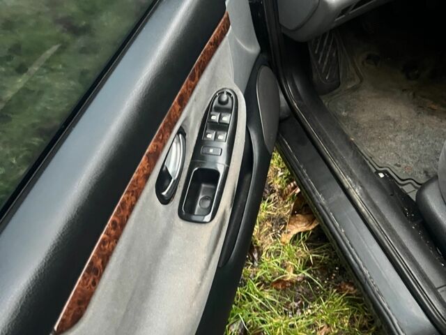 Черный Пежо 406, объемом двигателя 1.8 л и пробегом 300 тыс. км за 2500 $, фото 5 на Automoto.ua