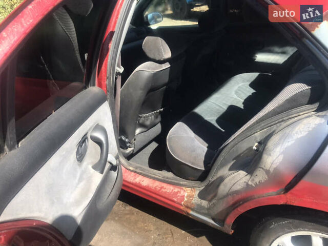 Красный Пежо 406, объемом двигателя 1.76 л и пробегом 332 тыс. км за 1250 $, фото 1 на Automoto.ua