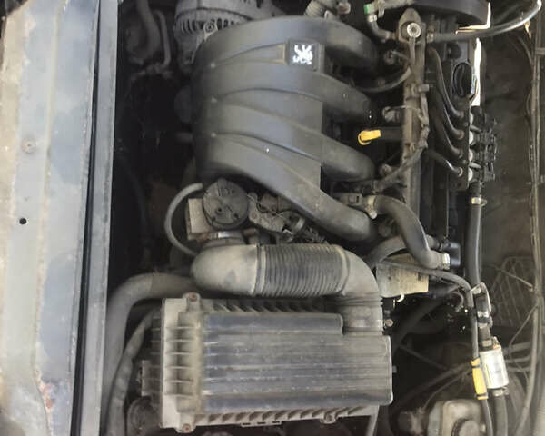 Красный Пежо 406, объемом двигателя 1.76 л и пробегом 332 тыс. км за 1250 $, фото 11 на Automoto.ua