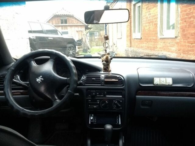 Красный Пежо 406, объемом двигателя 2 л и пробегом 315 тыс. км за 2700 $, фото 5 на Automoto.ua
