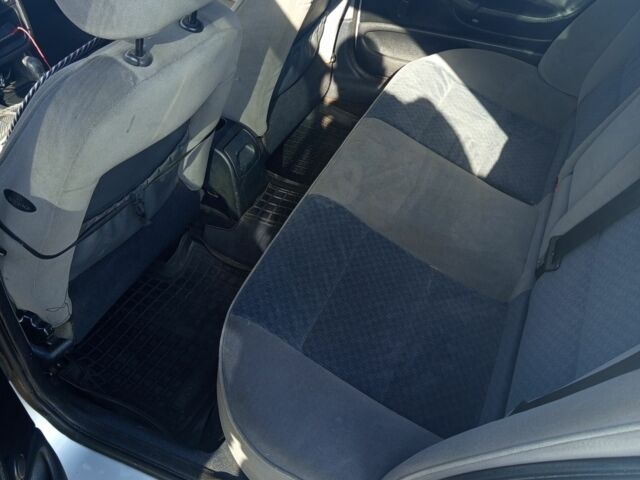 Сірий Пежо 406, об'ємом двигуна 1.7 л та пробігом 272 тис. км за 2000 $, фото 7 на Automoto.ua