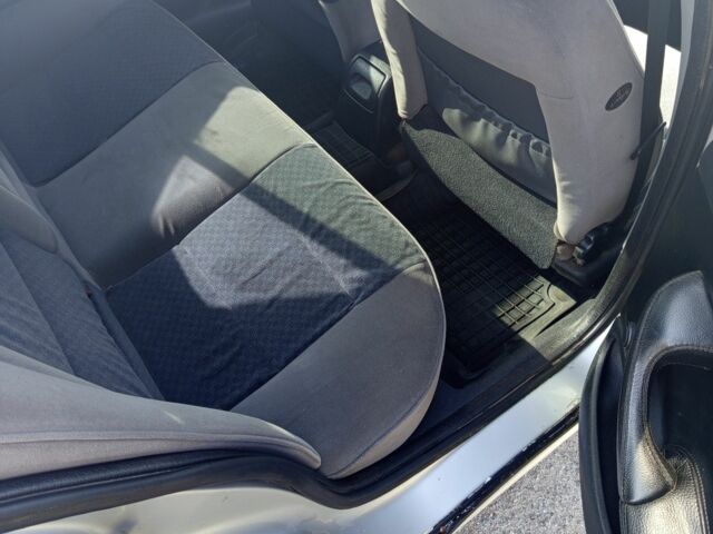 Сірий Пежо 406, об'ємом двигуна 1.7 л та пробігом 272 тис. км за 2000 $, фото 6 на Automoto.ua