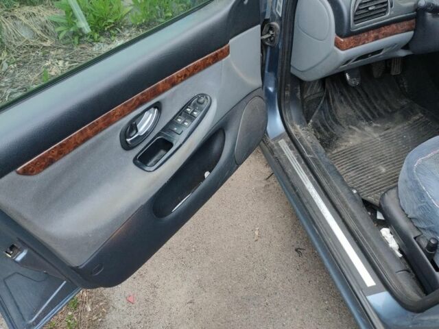Серый Пежо 406, объемом двигателя 2 л и пробегом 310 тыс. км за 2550 $, фото 4 на Automoto.ua