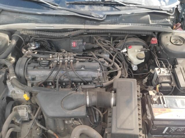 Зелений Пежо 406, об'ємом двигуна 0 л та пробігом 300 тис. км за 500 $, фото 4 на Automoto.ua