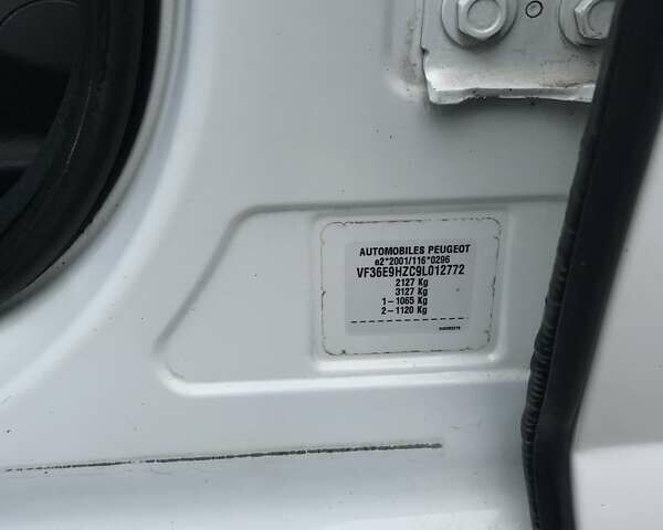 Белый Пежо 407, объемом двигателя 1.56 л и пробегом 244 тыс. км за 5500 $, фото 7 на Automoto.ua