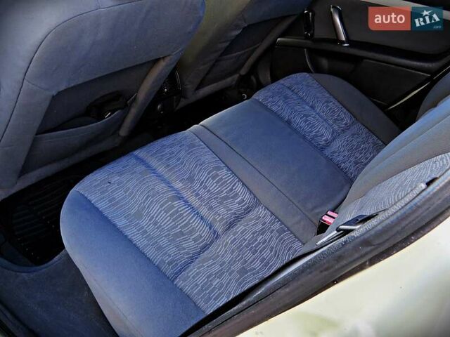 Бежевый Пежо 407, объемом двигателя 1.7 л и пробегом 266 тыс. км за 4200 $, фото 11 на Automoto.ua