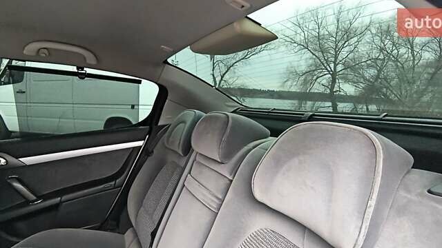 Бежевый Пежо 407, объемом двигателя 2 л и пробегом 237 тыс. км за 3800 $, фото 9 на Automoto.ua