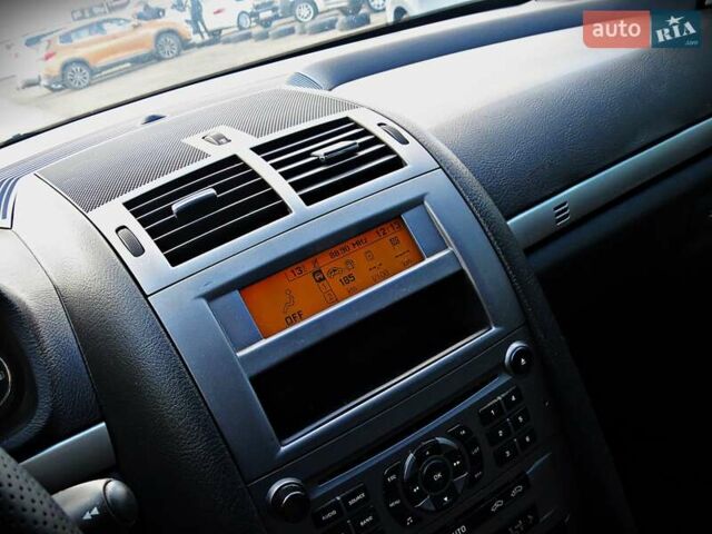 Бежевый Пежо 407, объемом двигателя 1.7 л и пробегом 266 тыс. км за 4200 $, фото 9 на Automoto.ua