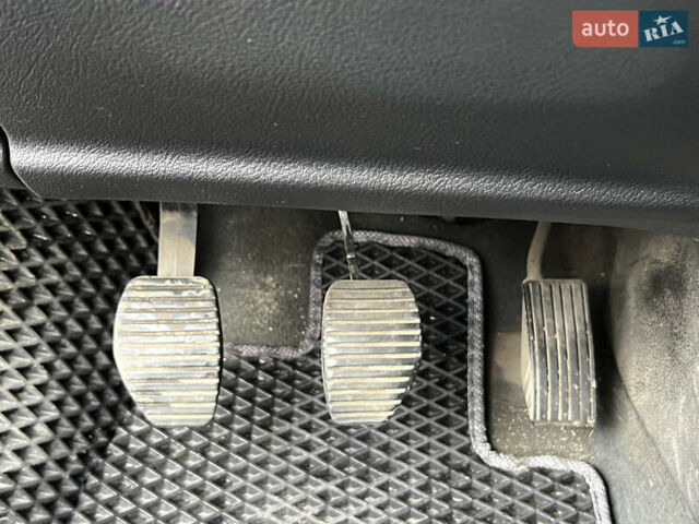 Бежевый Пежо 407, объемом двигателя 2 л и пробегом 330 тыс. км за 4700 $, фото 7 на Automoto.ua