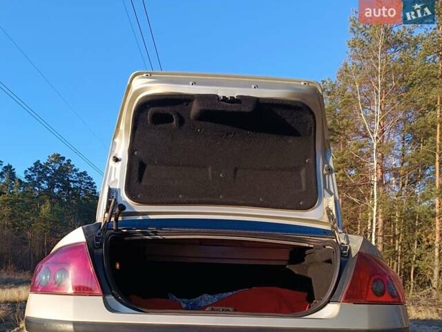 Бежевый Пежо 407, объемом двигателя 1.75 л и пробегом 318 тыс. км за 3700 $, фото 13 на Automoto.ua