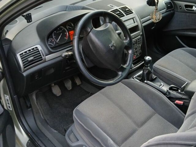 Бежевий Пежо 407, об'ємом двигуна 2 л та пробігом 301 тис. км за 4100 $, фото 4 на Automoto.ua