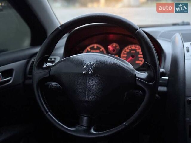 Пежо 407 2004 в Ровно на Automoto.ua Черный Пежо 407, объемом двигателя 2 л и пробегом 280 тыс. км за 3200 $, фото 45 на Automoto.ua