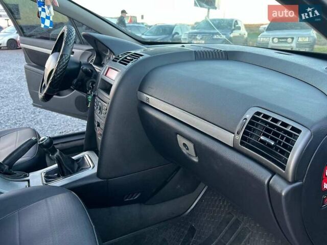 Чорний Пежо 407, об'ємом двигуна 1.8 л та пробігом 280 тис. км за 4290 $, фото 36 на Automoto.ua
