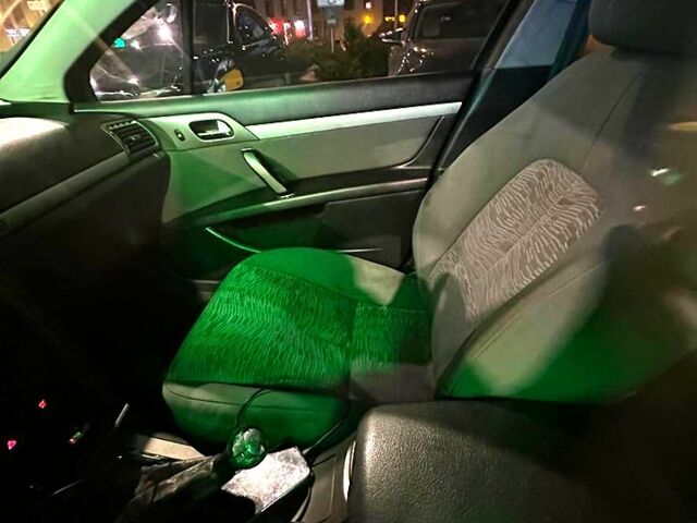 Чорний Пежо 407, об'ємом двигуна 1.7 л та пробігом 0 тис. км за 4000 $, фото 8 на Automoto.ua