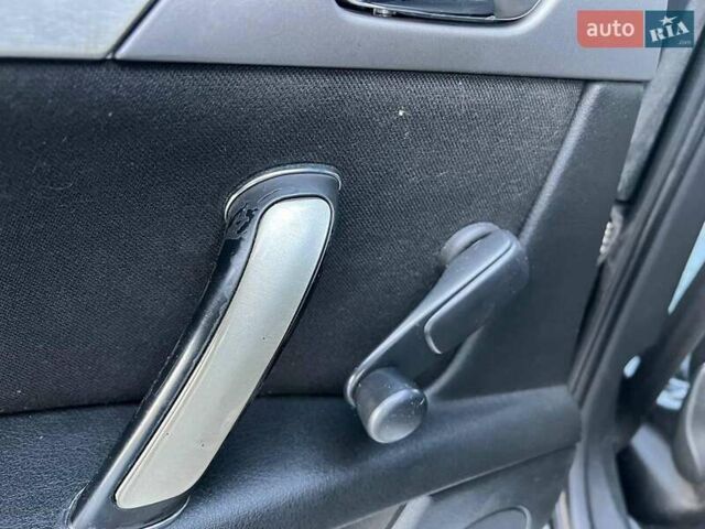 Чорний Пежо 407, об'ємом двигуна 1.8 л та пробігом 280 тис. км за 4290 $, фото 31 на Automoto.ua