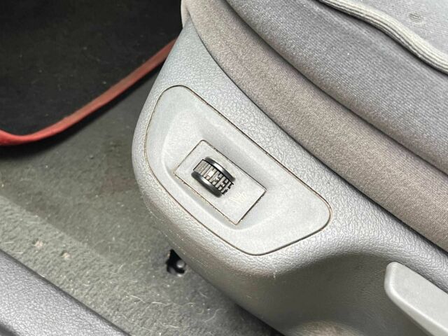 Чорний Пежо 407, об'ємом двигуна 2 л та пробігом 192 тис. км за 4590 $, фото 12 на Automoto.ua