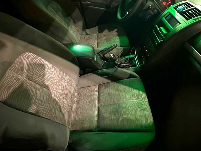 Чорний Пежо 407, об'ємом двигуна 1.7 л та пробігом 0 тис. км за 4000 $, фото 5 на Automoto.ua